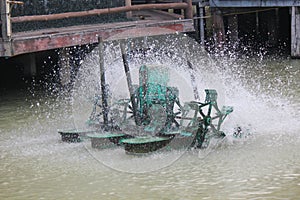 Oxygen for water and wastewater treatment