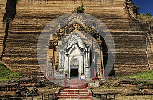Pa Hto Daw Gyi Pagoda, Mingun,MyanmarBurma photo
