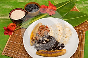 Pabellon criollo and ingredients