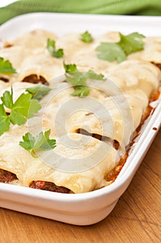 Paccheri ( canelloni ) pasta tubes