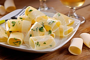 Paccheri Neapolitans with olive oil and parsley