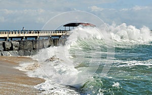 Pacific Ocean Waves, San Pedro Fishing Pier