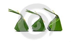 Pack & wrap Thai dessert with fresh banana leaf