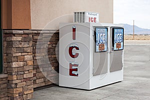 Packaged cubed ice machine distributor photo