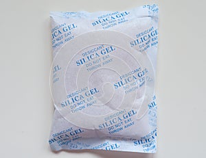 packet of silica gel desiccant