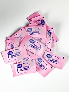 Packets of Great Value No Calorie Sweetener with Saccharin