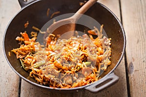 Pad thai chicken with vegetables and nuts