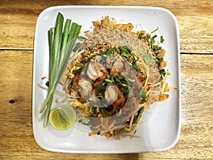 Pad thai dish