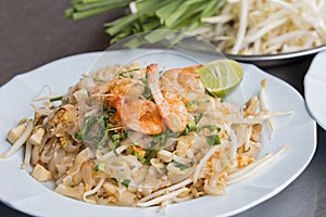 Pad Thai Goong Sod (Fried Rice Sticks with Shrimp) thai food