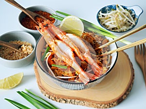 Pad thai noodle with shrimp.
