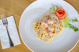 Pad Thai shrimp with egg wrap