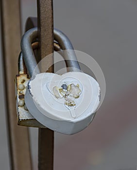 Padlock, which symbolically embodies the feelings of lovers and newlyweds to each other and acts as a pledge of their loyalty