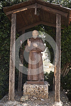 Padre pio statue