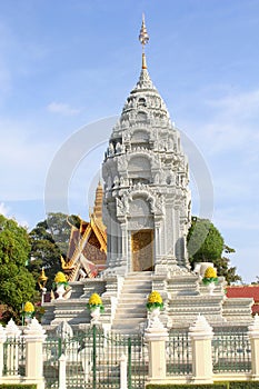 Pagoda flowers trees, Royal Palace, Phnom Penh
