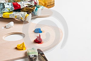 Paint and paint brushes