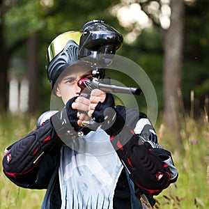 Paintball shooter