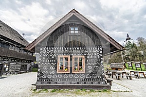 Maľovaný ľudový dom, Čičmany, Slovensko