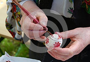 Painting the egg