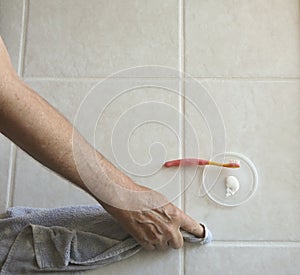 Painting and Sealing Tile Grout Lines photo