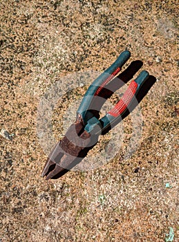 A pair of worthless old rusty wire cutters