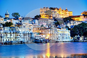 Palast and Old-Town Udaipur, Rajastan, India photo