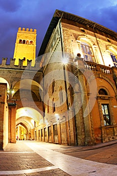 Palazzo del Podesta at night (Bologna, Italy) photo