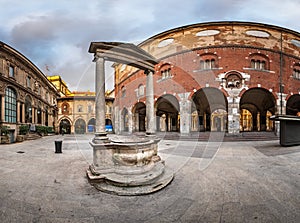 Palazzo della Ragione and Piazza dei Mercanti in the Morning photo