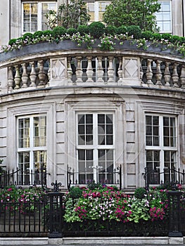 Pall Mall district of London has elegant old apartment buildings