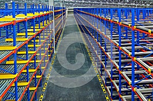 Pallet storage racking system for storage distribution center
