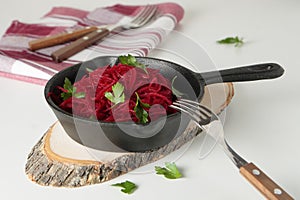 Pan with braised beetroot