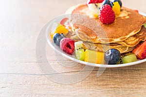 pancake with mix fruits