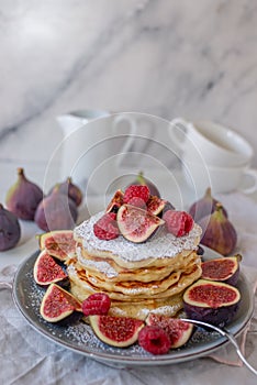 Pancake tower with fresh figs