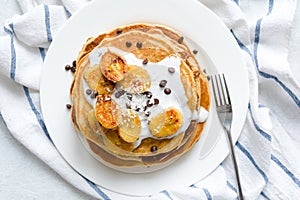 Pancakes with caramelized bananas
