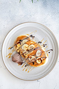 pancakes with ice cream and chocolate sauce