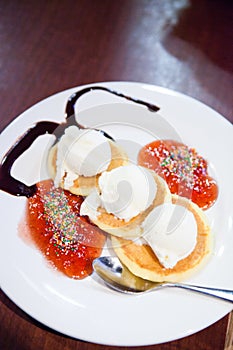 Pancakes and icecream