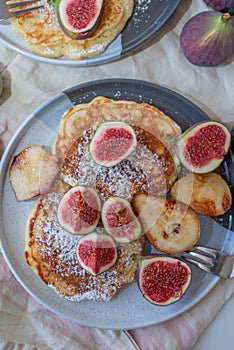 Pancakes with syrup and figs