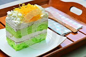 Pandan cake, fios de ovos topdressing