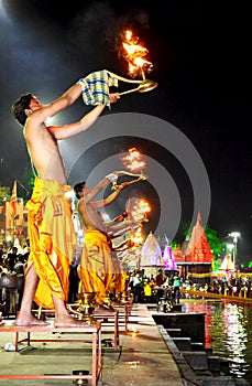 Pandits performing river aarti on the bank of kshipra at the simhasth maha kumbh mela 2016, Ujjain India