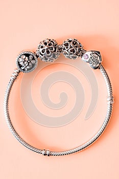 Pandora bracelet for design purpose