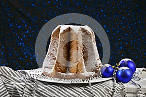 PANDORO DI NATALE con palle blu photo