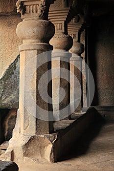 Pandu Leni caves