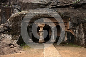 Pandu Leni caves