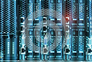 Panel modern servers in the data center