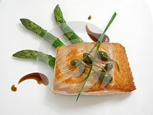 Panfried salmon with asparagus