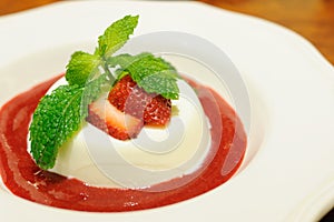 Panna Cotta Berry Sauce, Italy sweetmeat