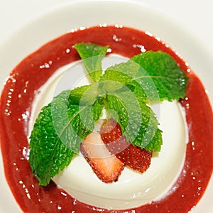 Panna Cotta Berry Sauce, Italy sweetmeat