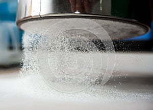 Panning flour powder prepare for baking cake