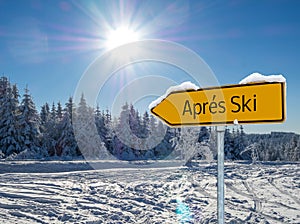 Panorama Apres Ski Arrow Sign Shield