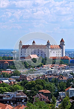 Letný pohľad na Bratislavský hrad