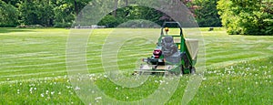 Panorama Lawn tractor in green maintenance